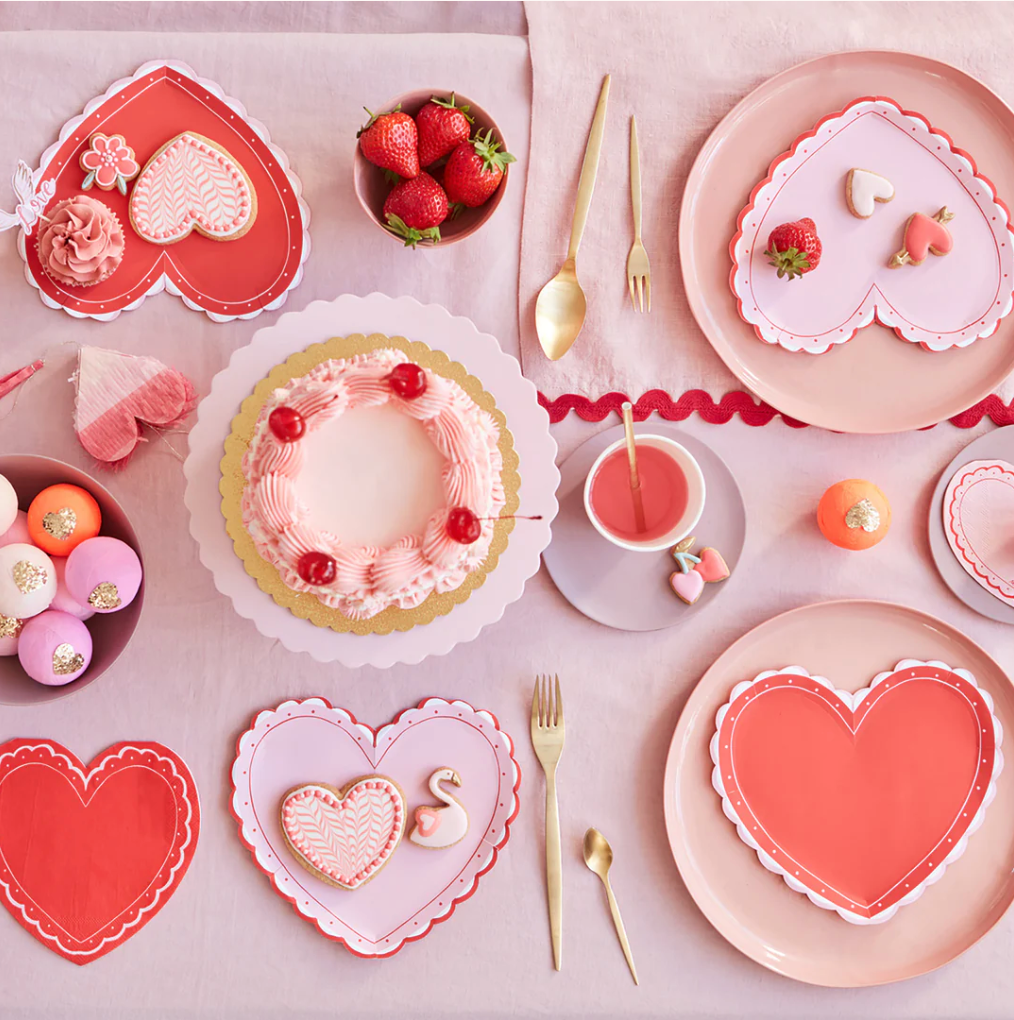 Large Lacy Heart Plates 8 Stk